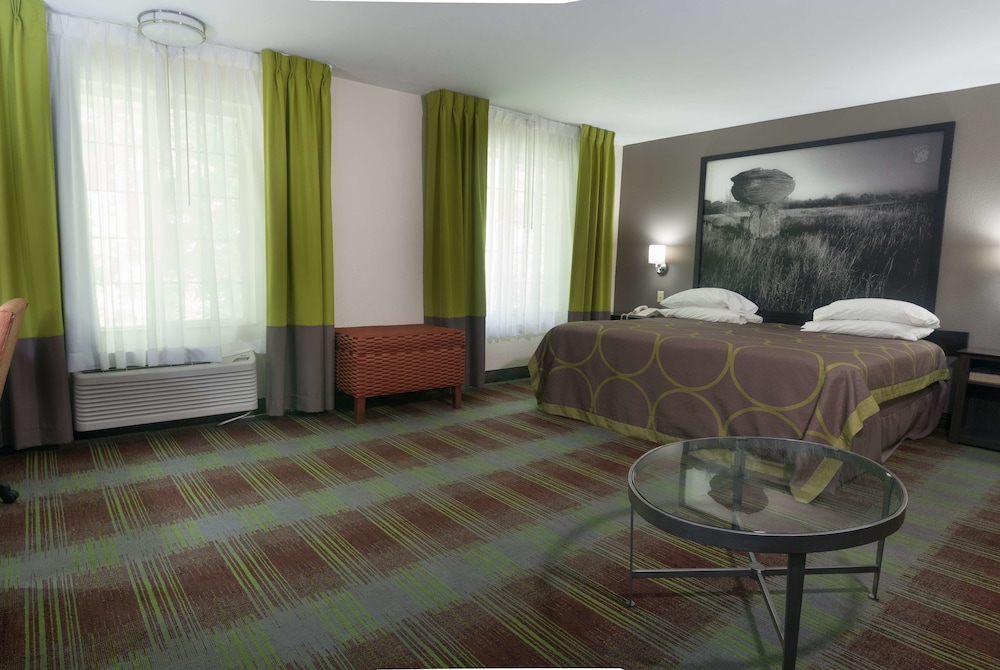 Super 8 by Wyndham Arkansas City KS 12/29