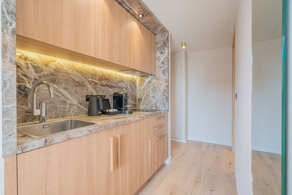 Yuna Porte Maillot - ApartHotel 7/50