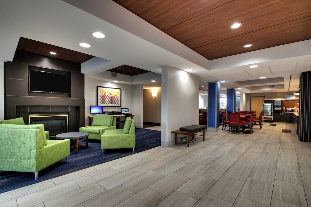 Holiday Inn Express And Suites Cedar Rapids I 380 At 33rd Ave 34/45
