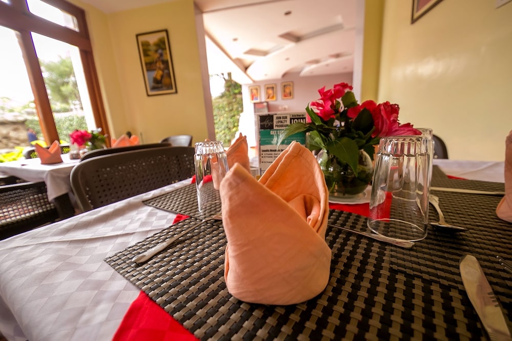 Meltonia Luxury Suites 31/50