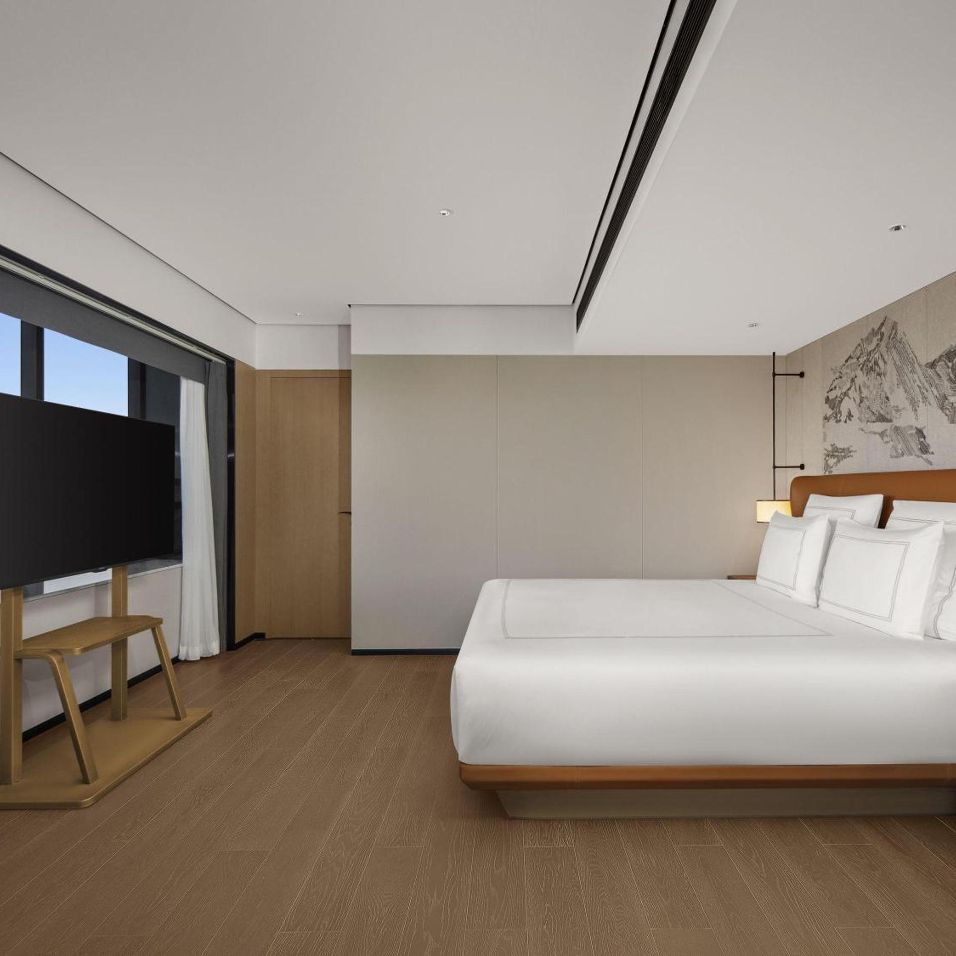 Swiss, Executive, Suite, King Bed, Lounge Access