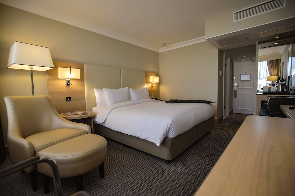 RENAISSANCE LONDON HEATHROW HOTEL 14/46