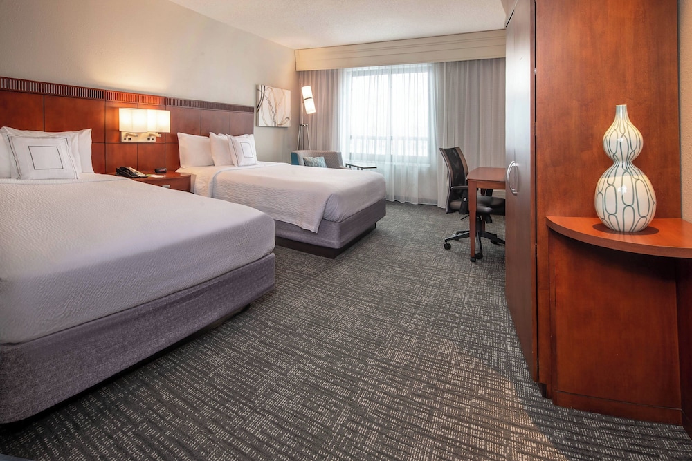 Room at Courtyard By Marriott Dunn Loring Fairfax, FAIRFAX - VA
