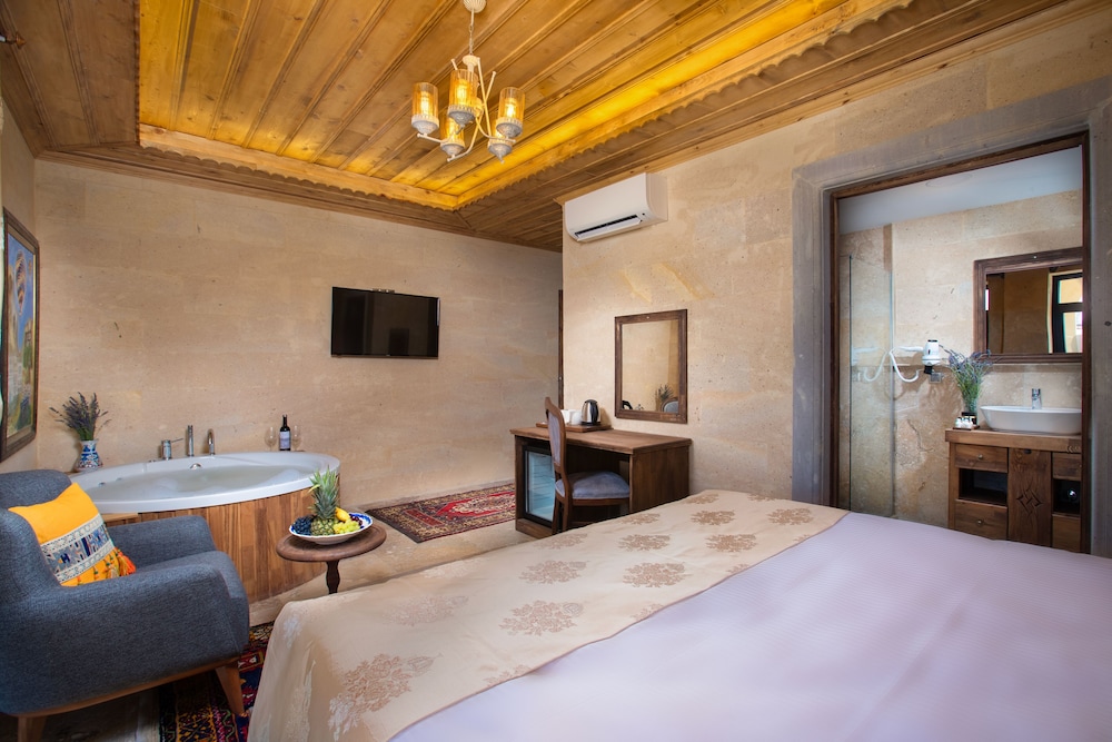 Stone, Deluxe, King Bed, Hot Tub, Balcony