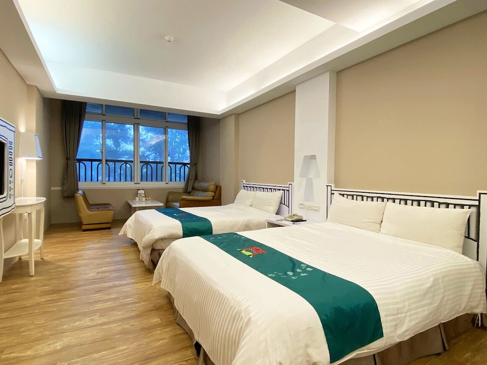 Monster Village Hotel 33/50