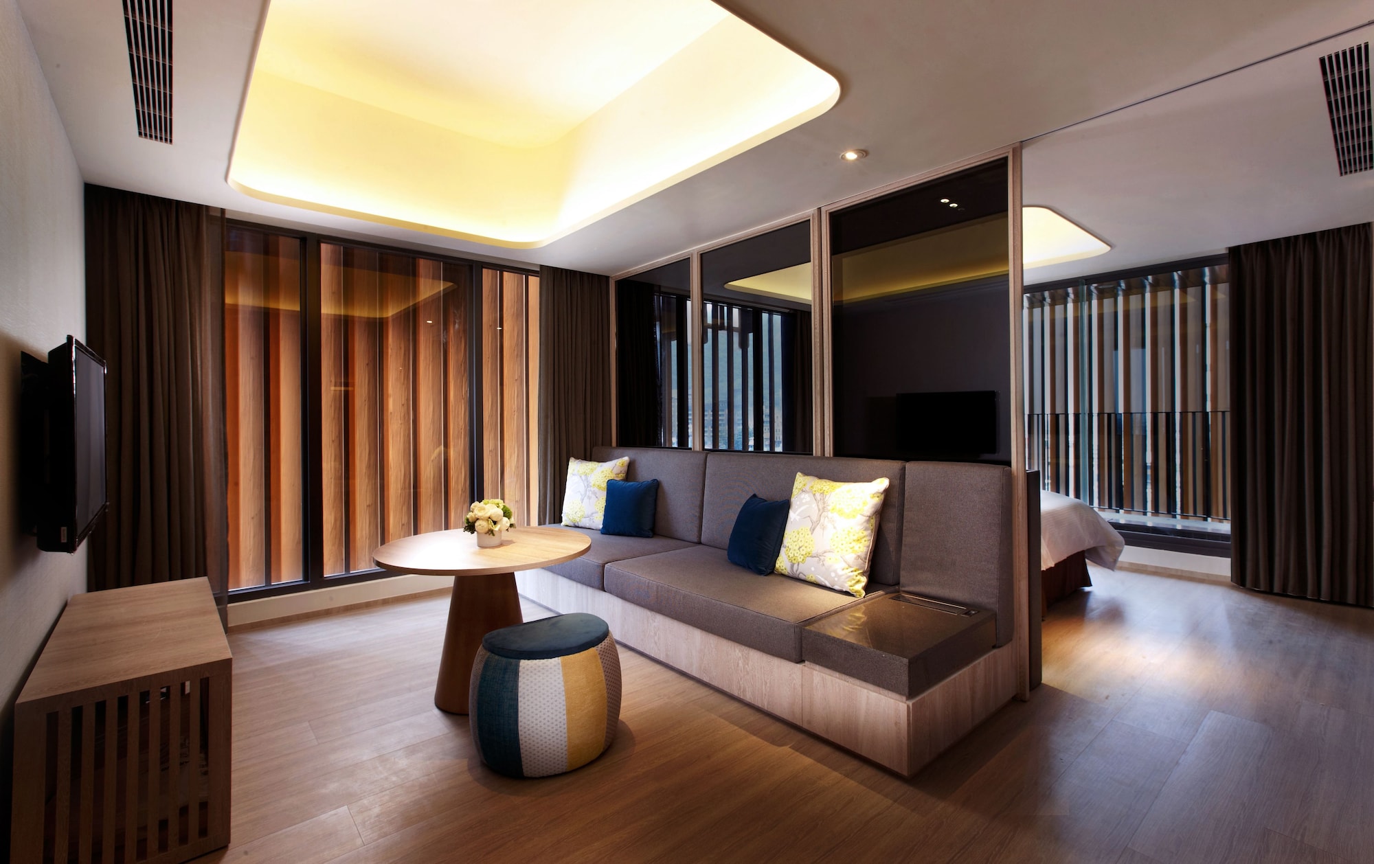 DELUXE, SUITE