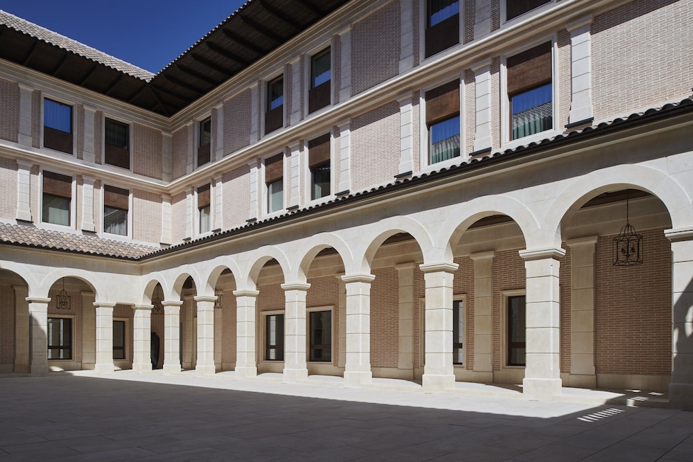 Ansares Hotel 3/50