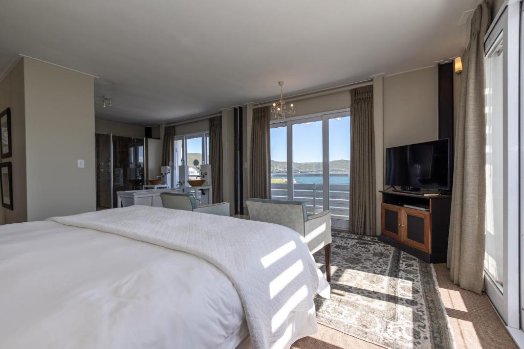 Room, Lagoon View