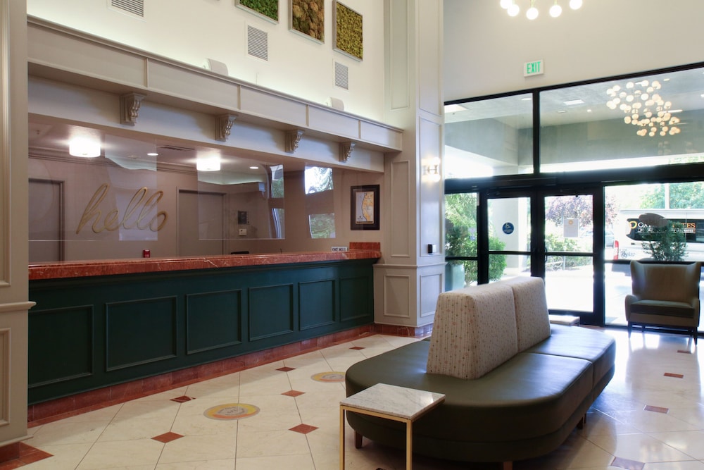 Oxford Suites Spokane Valley 6/64