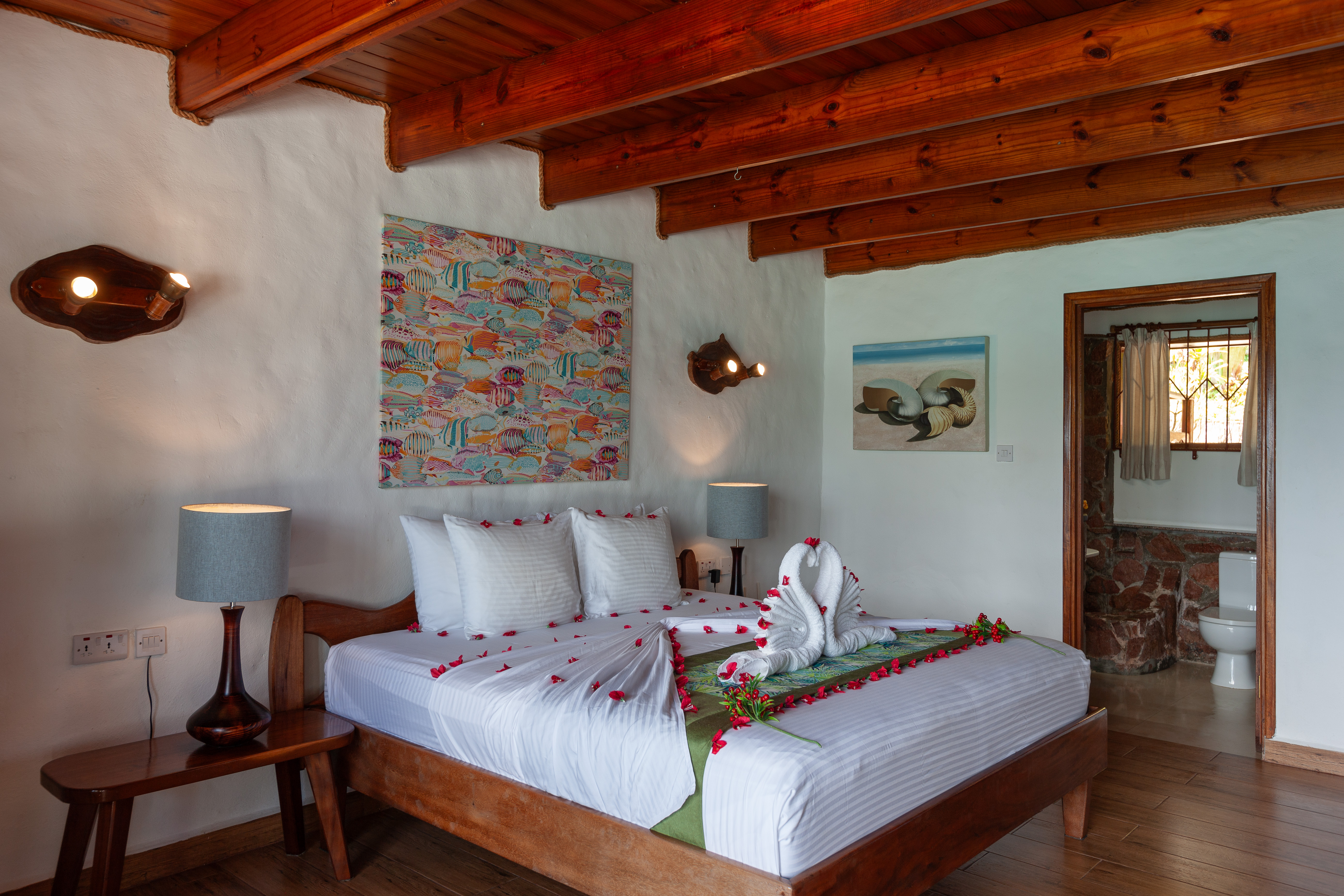 Wooden, Superior, Sea View