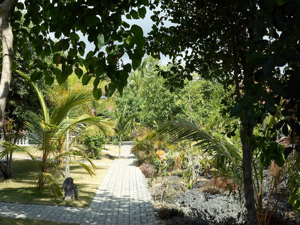 Meili Beach Resort 36/57