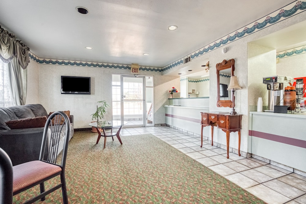 OYO Hotel Wichita Falls I-44 Sheppard Airforce 20/27