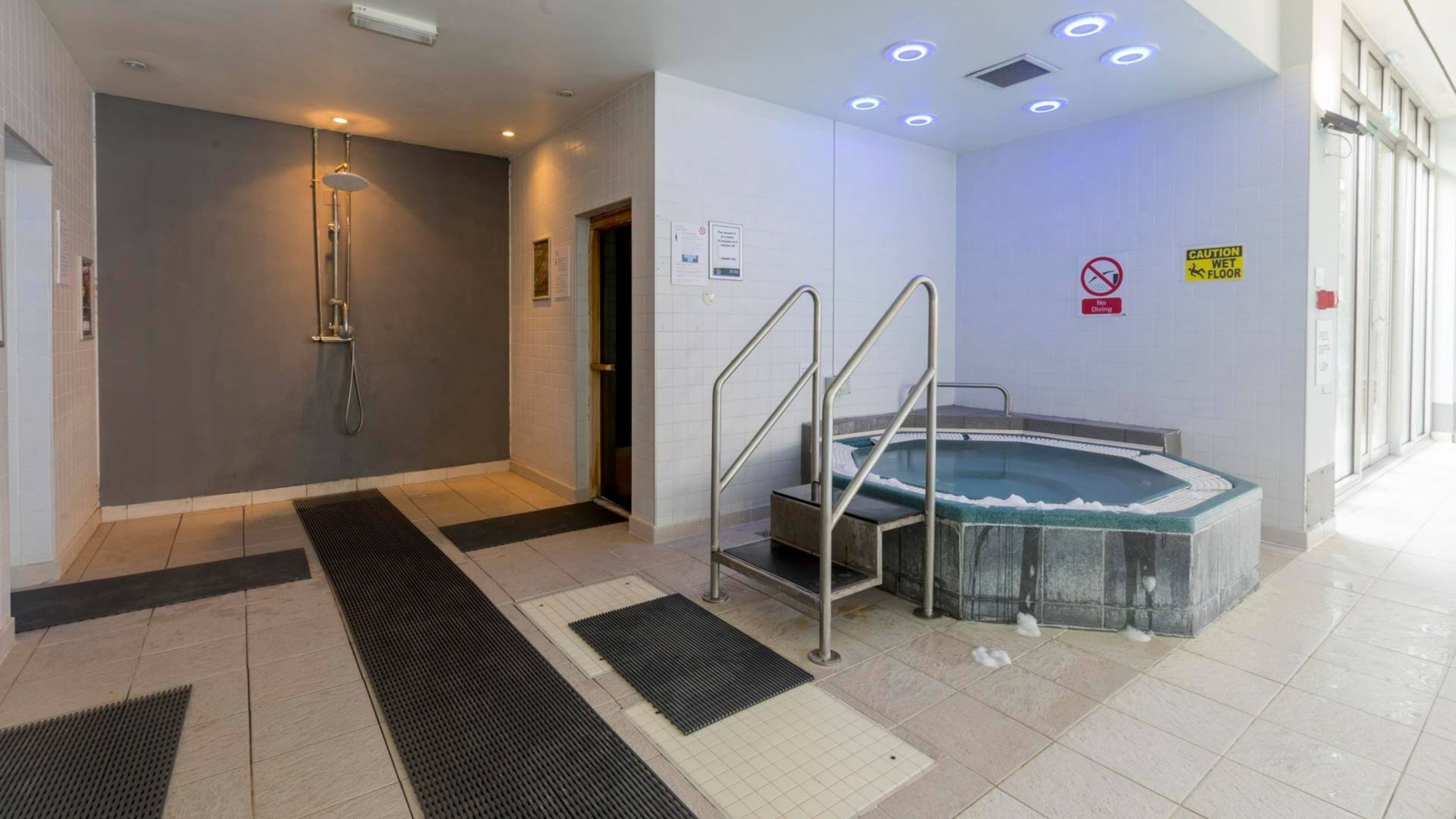 Holiday Inn Ipswich 25/50