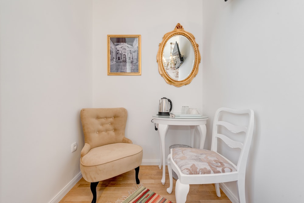 Le Monde Luxury Accommodation 37/63