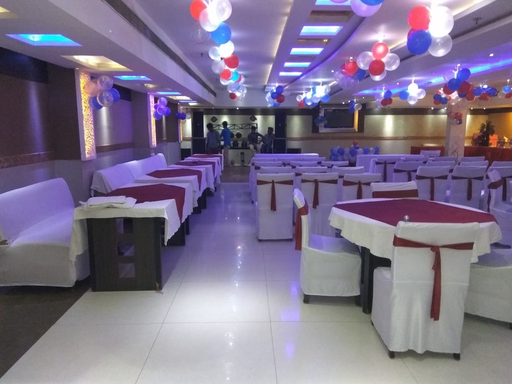 Hotel Taj Inn 38/64