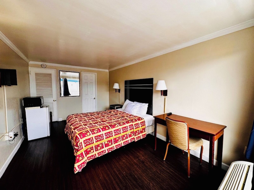 Downbeach Inn 7/16