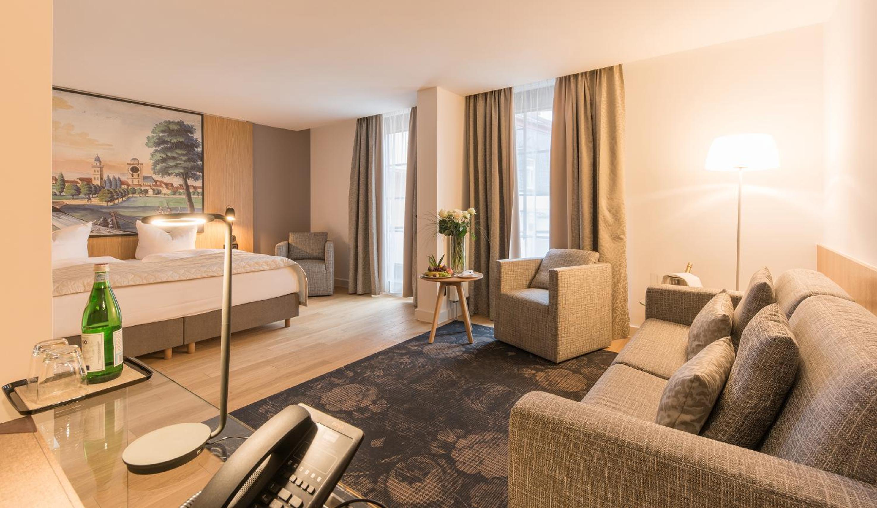 Bayerischer Hof 33/47