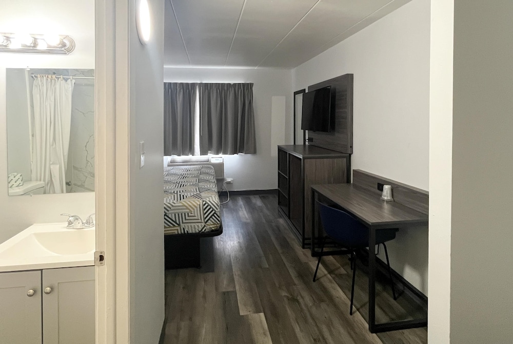 Motel6 Chicago, IL - Halsted 16/23