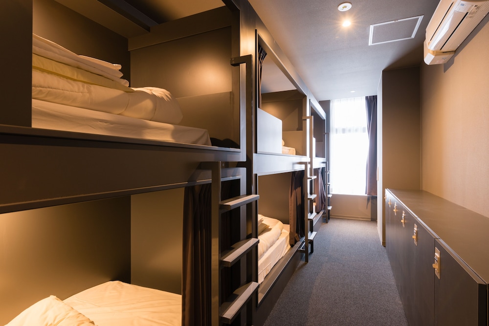 Bon Hostel 53/59