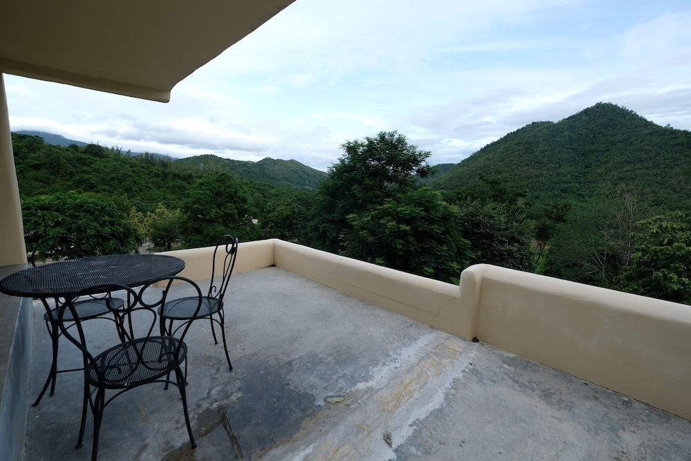 Hi - Scene Resort 63/69