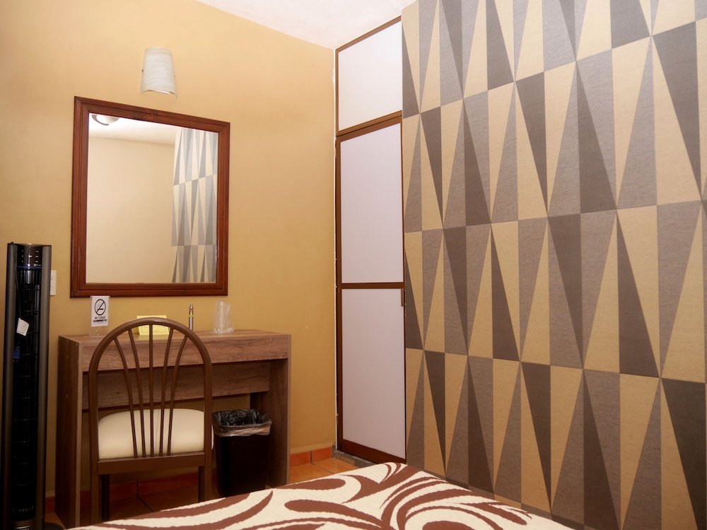 Hotel Estefania 9/45