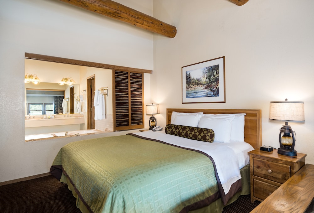 The Pines Resort 13/47