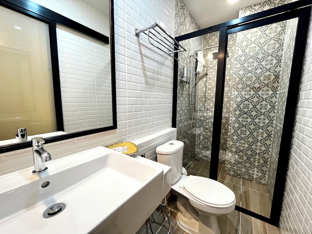 USABAI Riverside Boutique Hotel 48/49