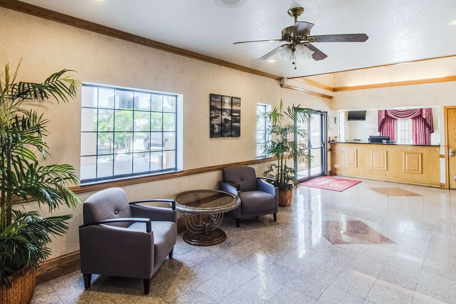 Econo Lodge Inn & Suites Corpus Christi 8/15