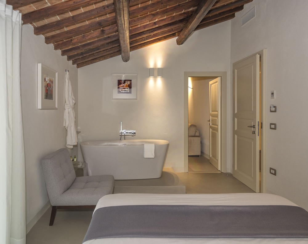 Palazzo Cini Luxury Rooms In Pisa 50/50