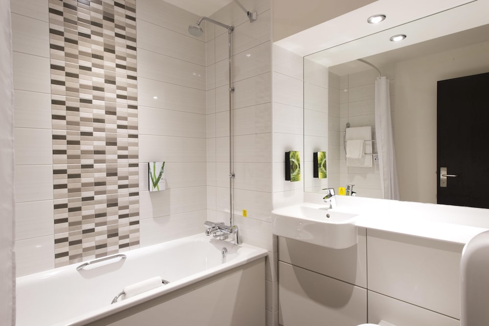 غرفة قياسية بسرير مزدوج، Premier Inn London Wembley Stadium 2/2