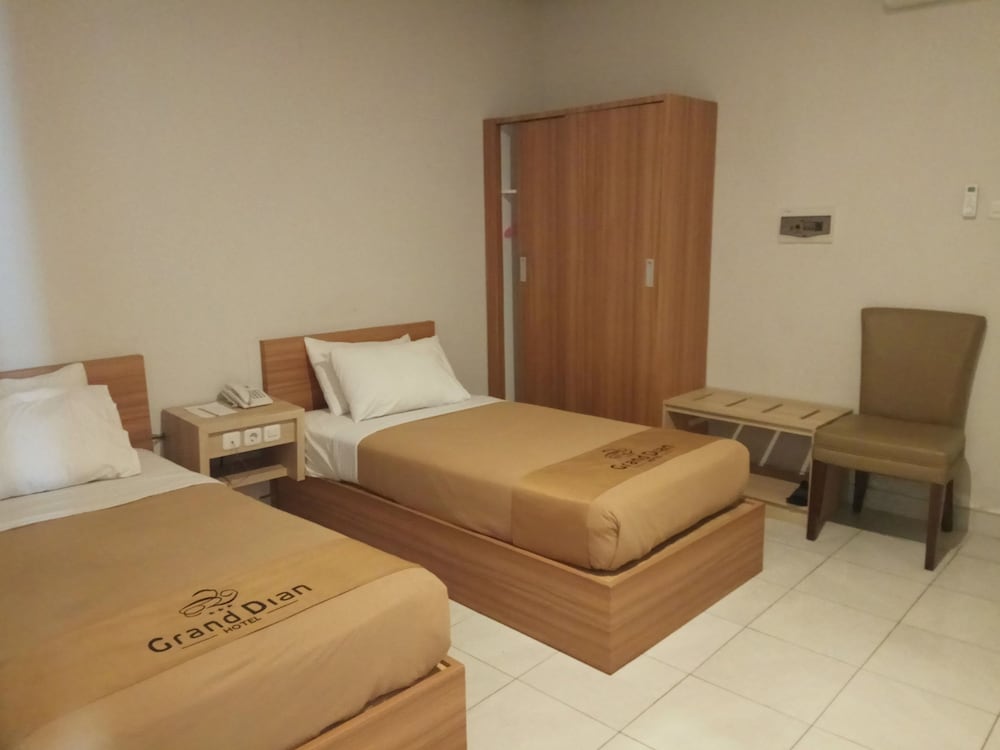 Grand Dian Slawi 8/30