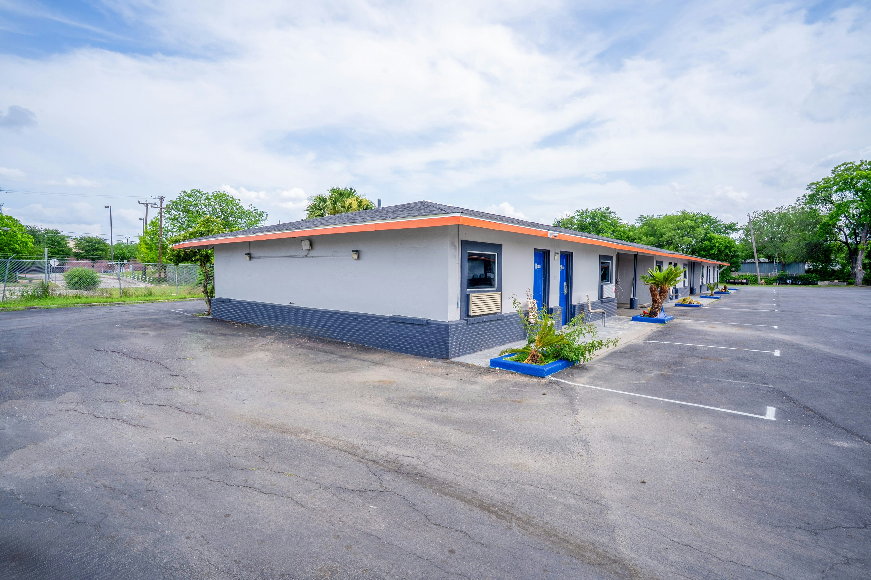 Alamo Oasis Inn and Suites By OYO San Antonio 46/53