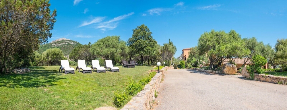 Myo Hotel Rocce Sarde 22/25
