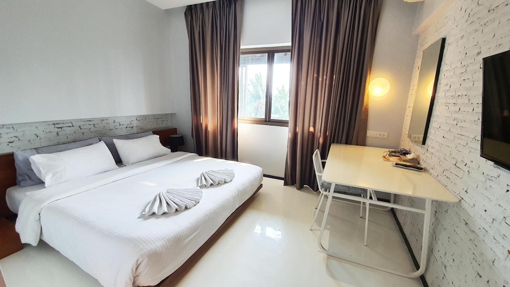 S2 Hotel 34/68