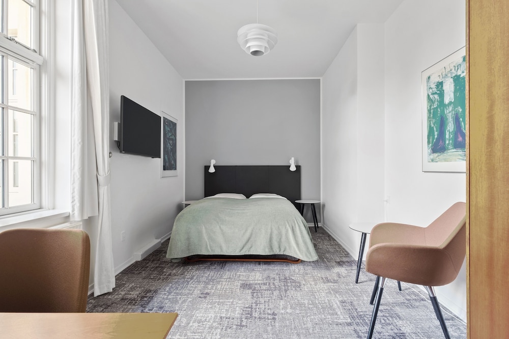 Standard, Twin Beds