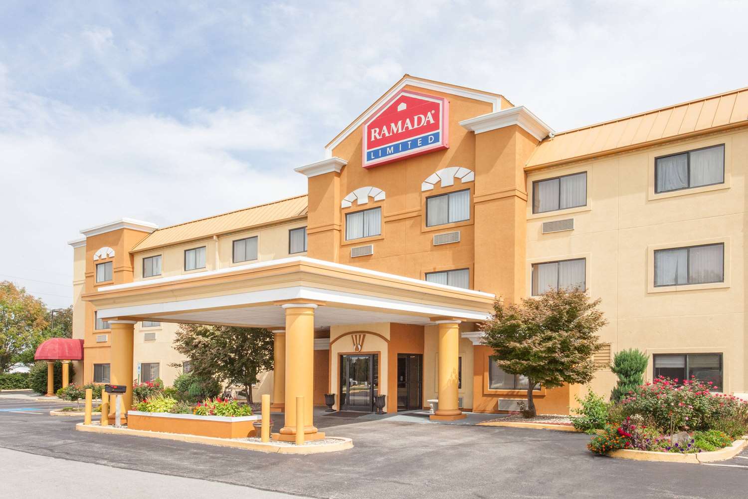 Baymont by Wyndham Decatur IL North 2/28