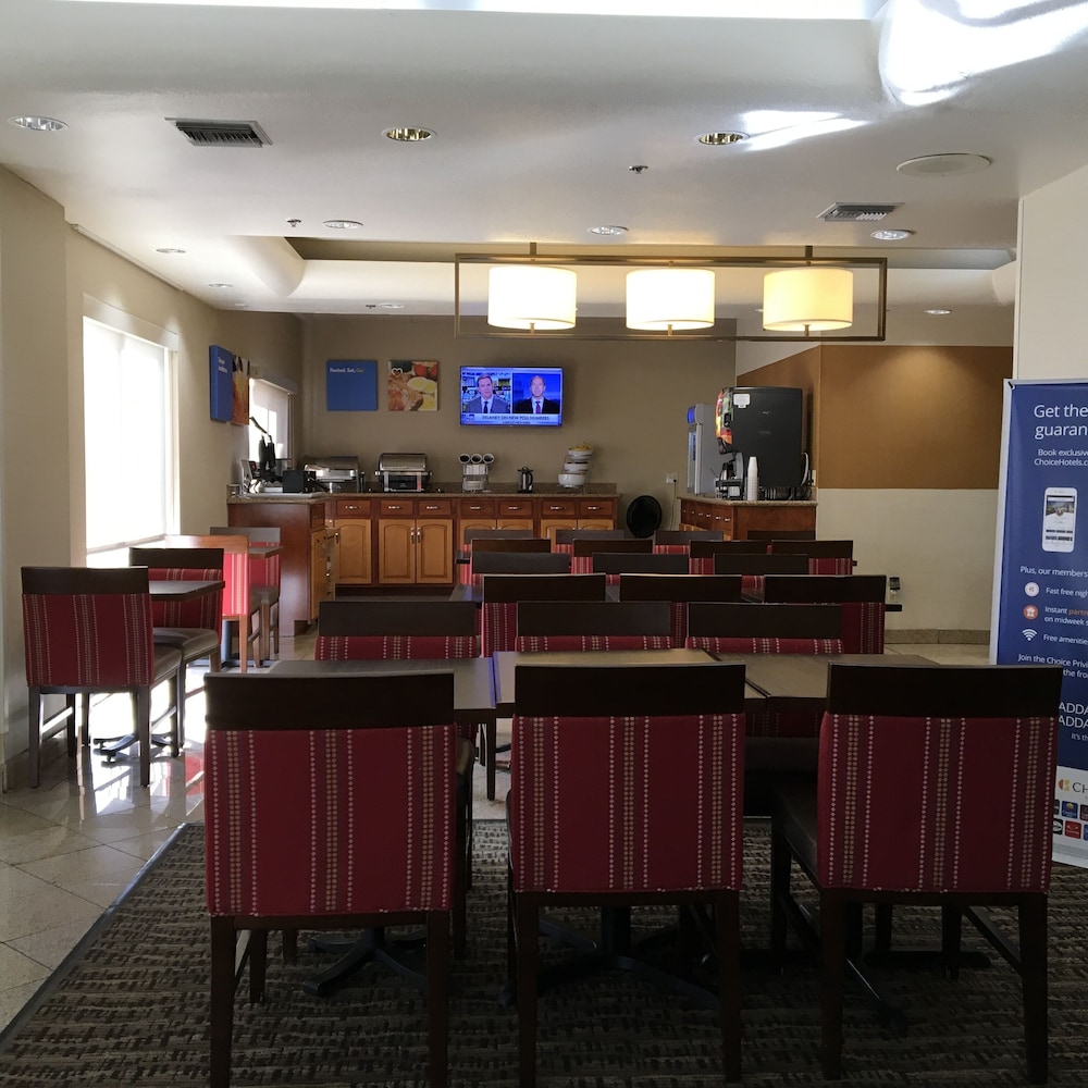 Comfort Inn & Suites Near Kino Sports Complex 45/58