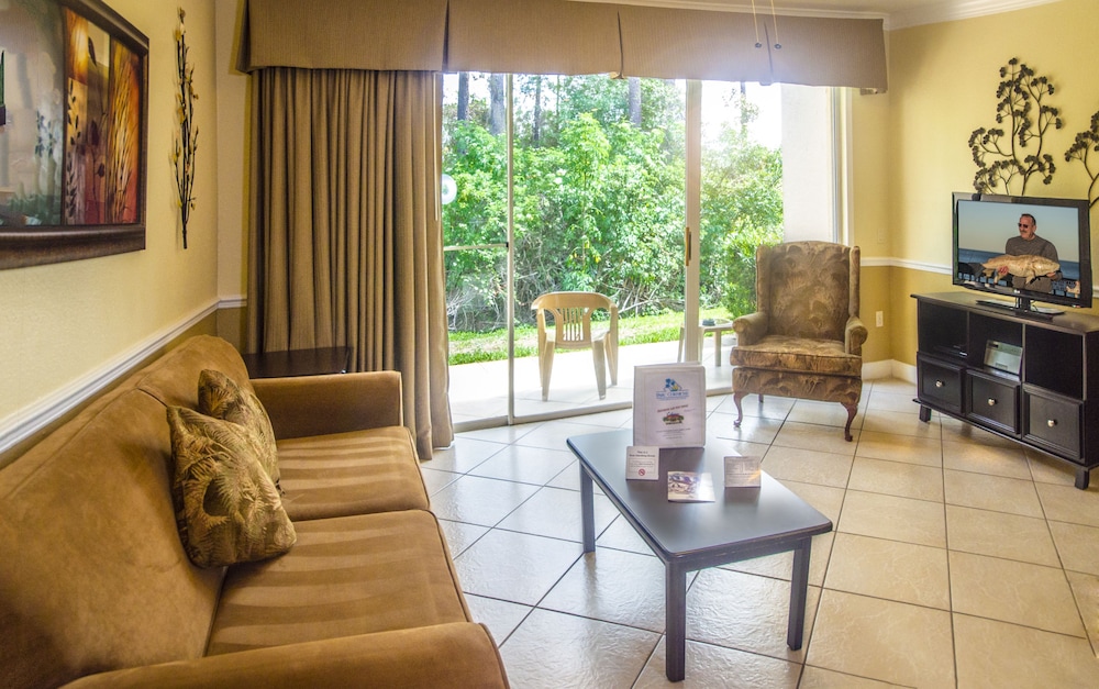 Parc Corniche Condominium Suites 31/62
