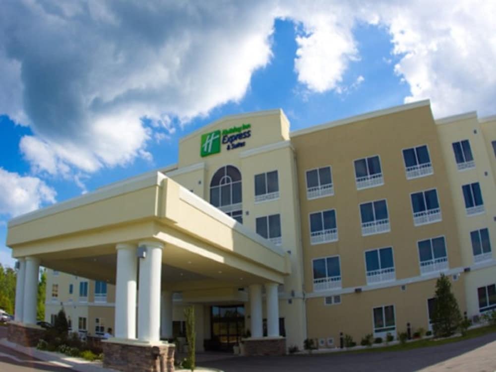 Holiday Inn Express & Suites Havelock NW-New Bern, an IHG Hotel 2/45