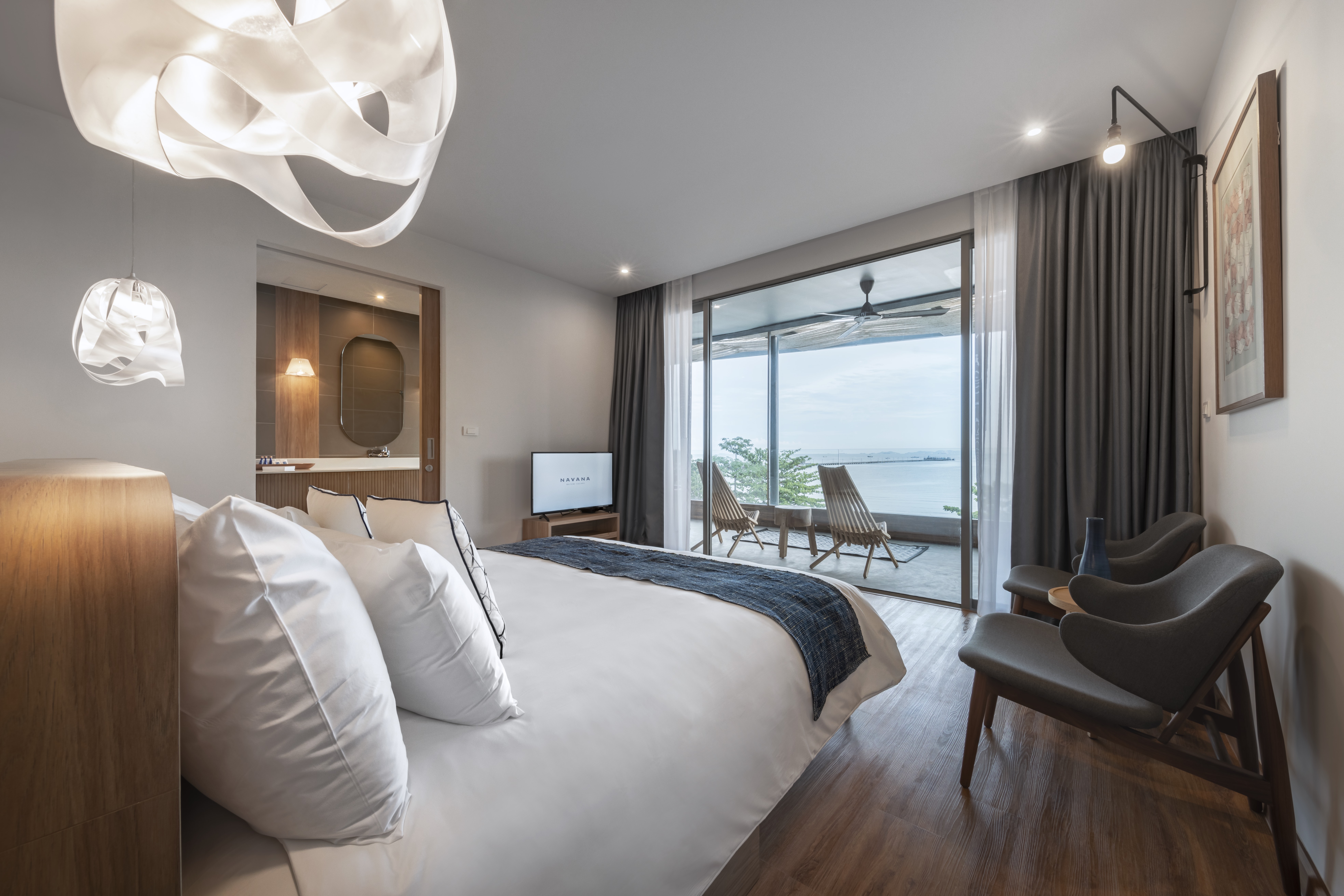 Super, Deluxe, Sea View
