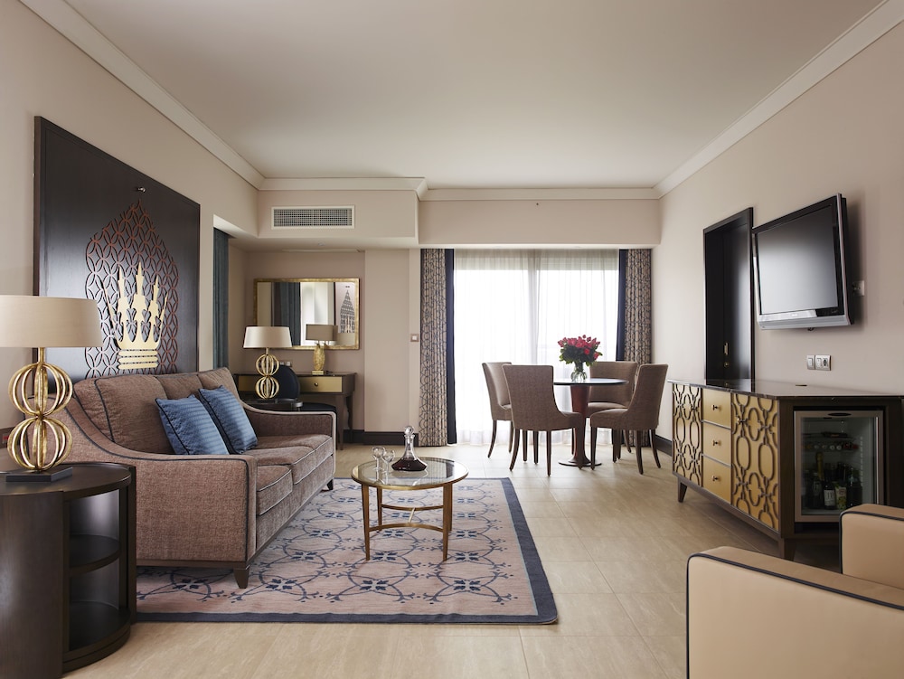 Dona Filipa Hotel 46/77