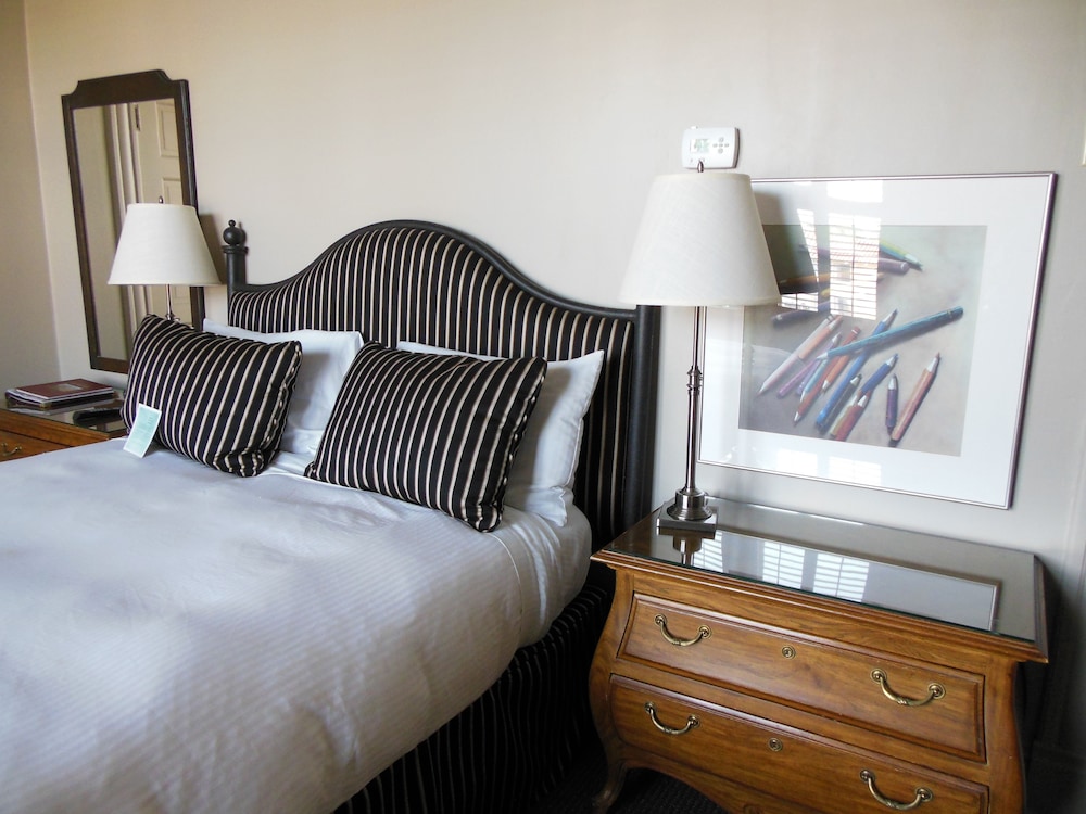 COMFORT, SINGLE, QUEEN BED