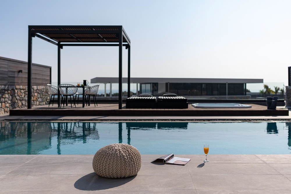 Amara Luxury Villas 42/50