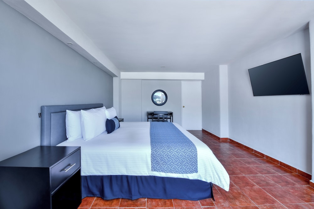 STANDARD, KING BED, MOUNTAIN VIEW
