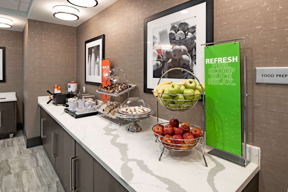 Hampton Inn And Suites Dallas/Plano Central photo3