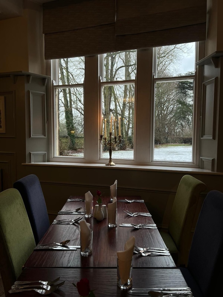 The Old Lodge 30/50