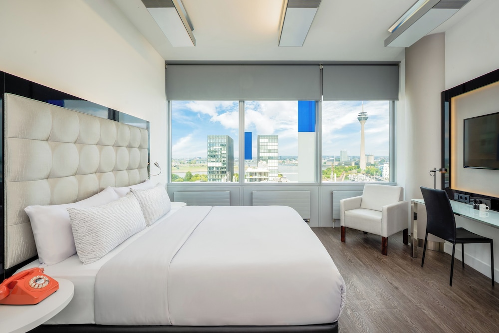 Innside By Melia Dusseldorf Hafen 23/75