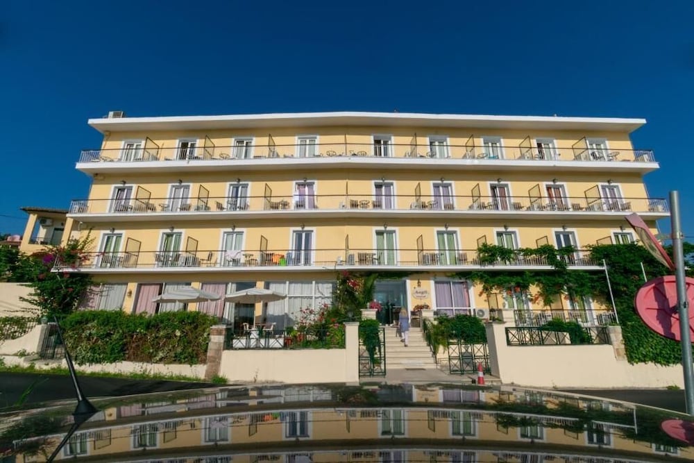 Aegli Hotel 4/64