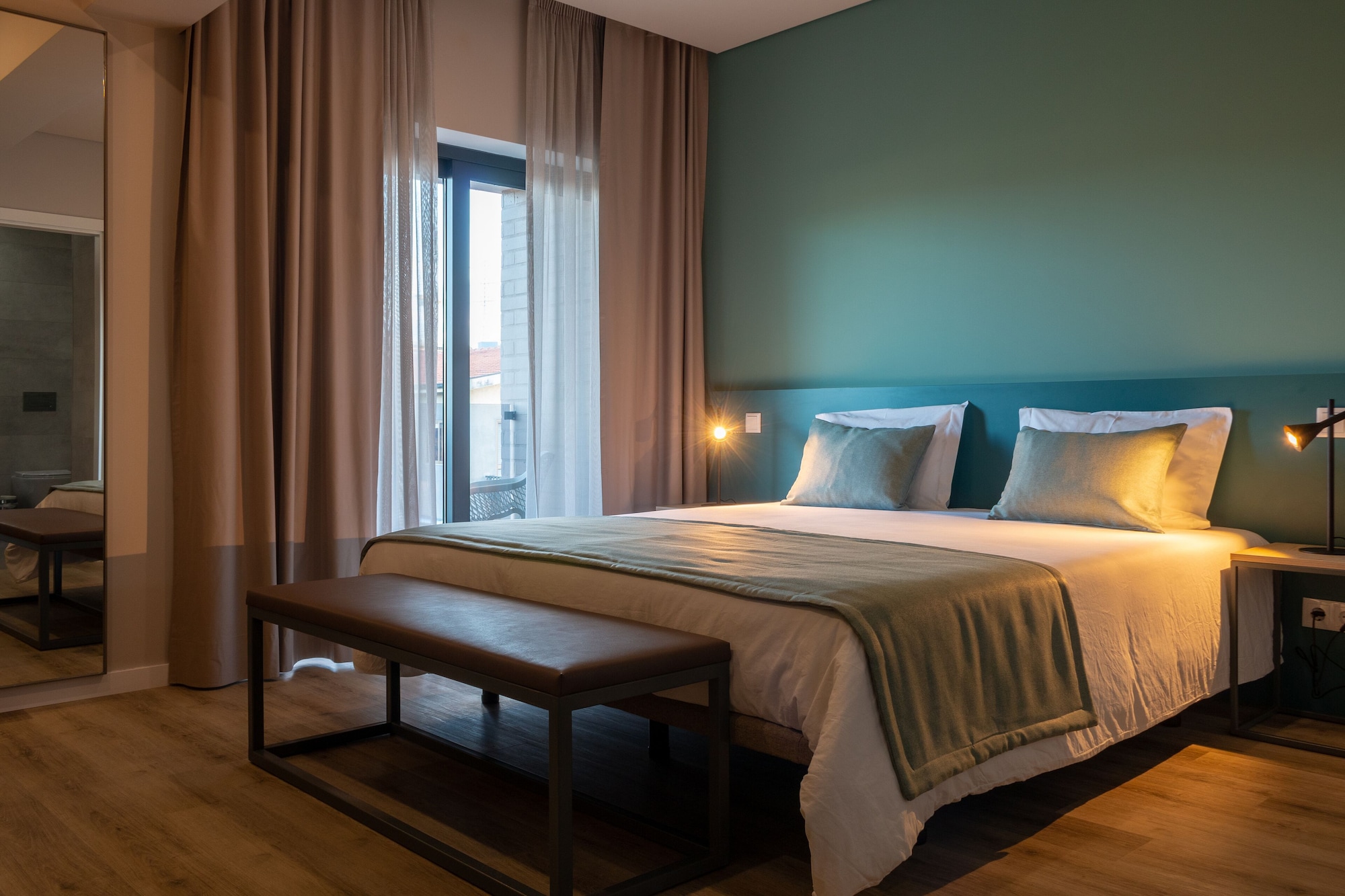 SUPERIOR, DOUBLE BED