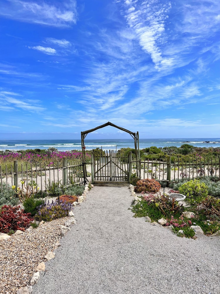 Baywatch Villa Guest House And Self Catering Accommodation 44/50